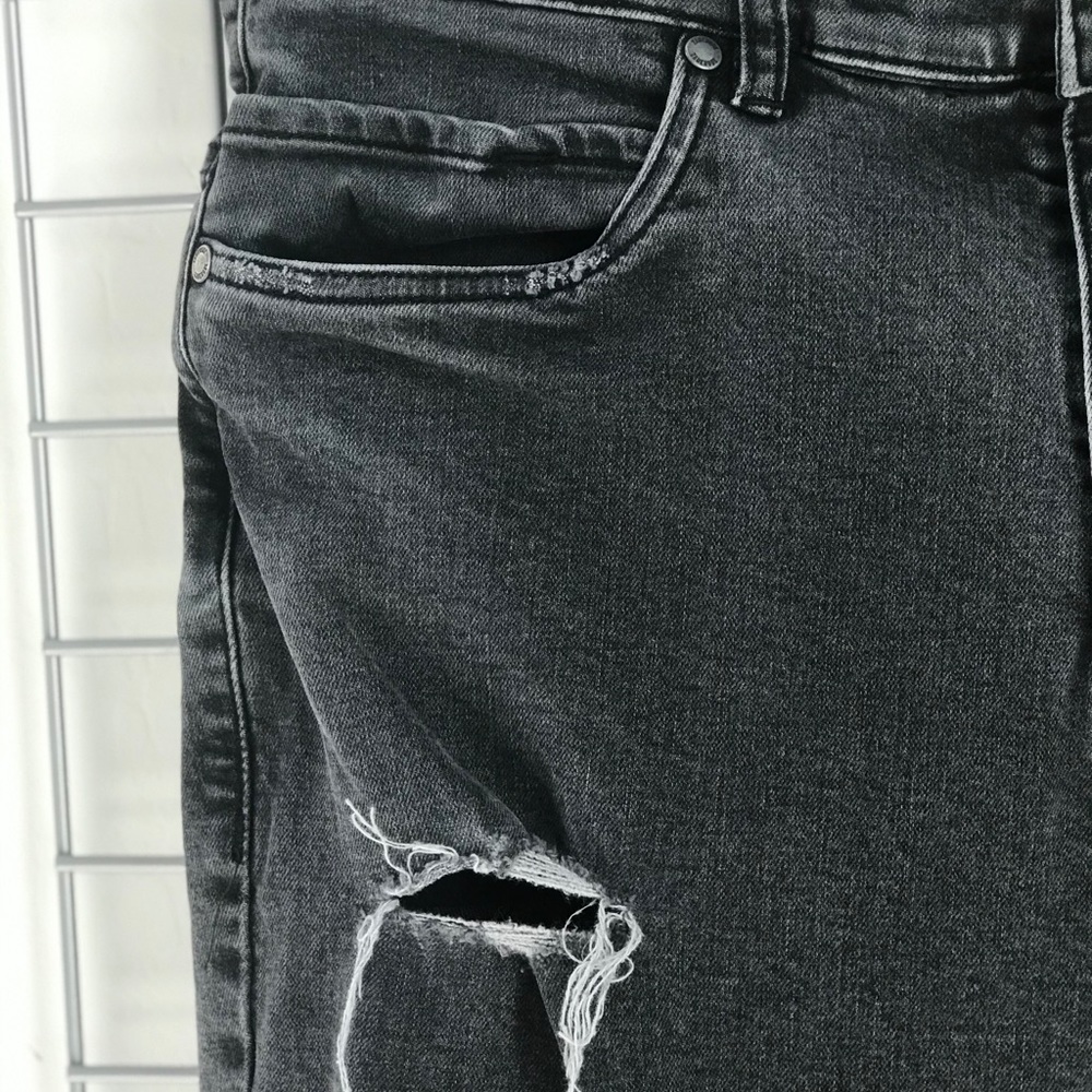 Men’s Charcoal Distressed Rips Holes Skinny Jeans - Picture 6 of 8